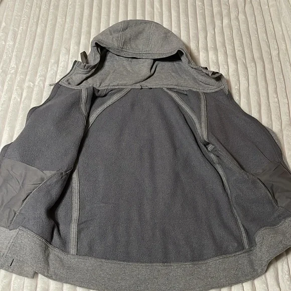 Lululemon Full Zip Hoodie | Size 8 - Picture 6 of 9